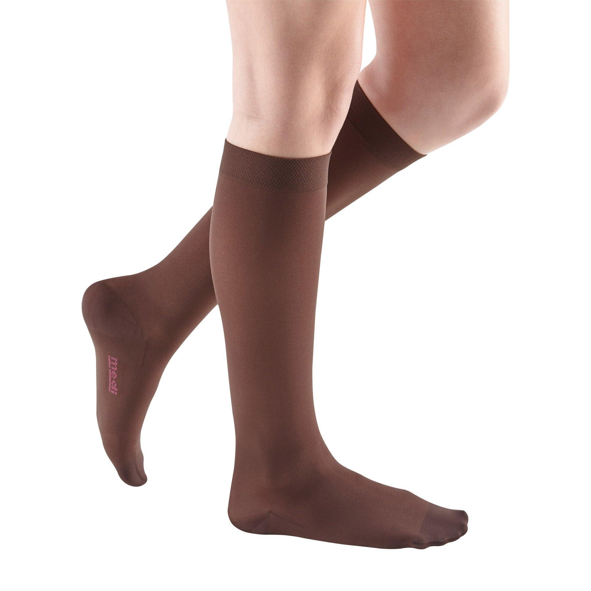 mediven mediven Comfort for Women 15-20 mmHg Closed Toe Leg Circulation Knee High Compression Stockings for Women Semi-Transparent Leg Support Compression Hosiery VII-Petite Ebony
