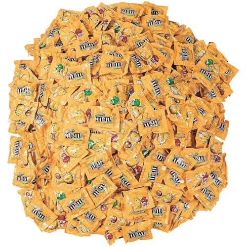 Fun Express M&Ms Peanut Fun Size Packs - 23 lbs. (Pack of 552) - Individually Wrapped Candy - Perfect for Halloween, Birthday Parties, Office Treats, and Special Occasions