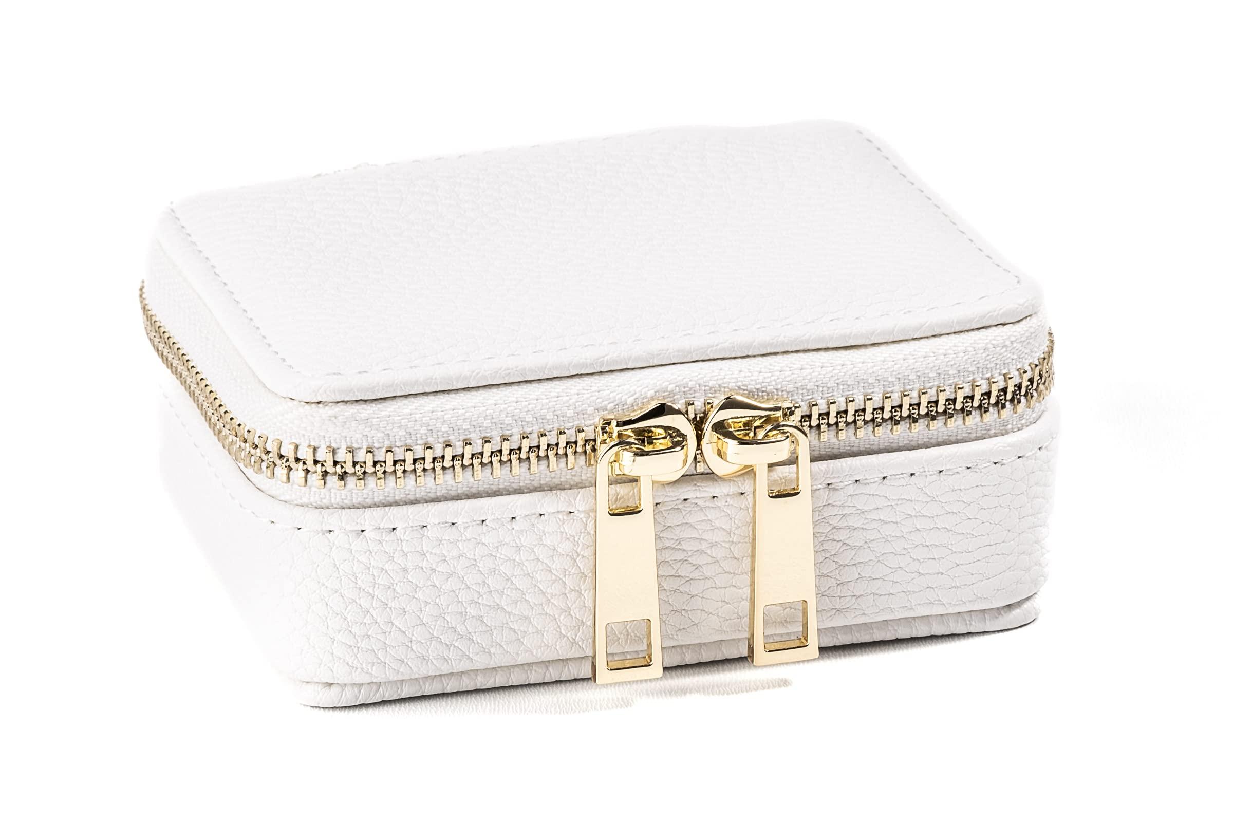 Four Corners Co Pill Organizer Vegan Leather Pill Case with Removable 7-Day Daily Pill Organizer a Travel Pill Organizer for Your Travel Essentials (White)