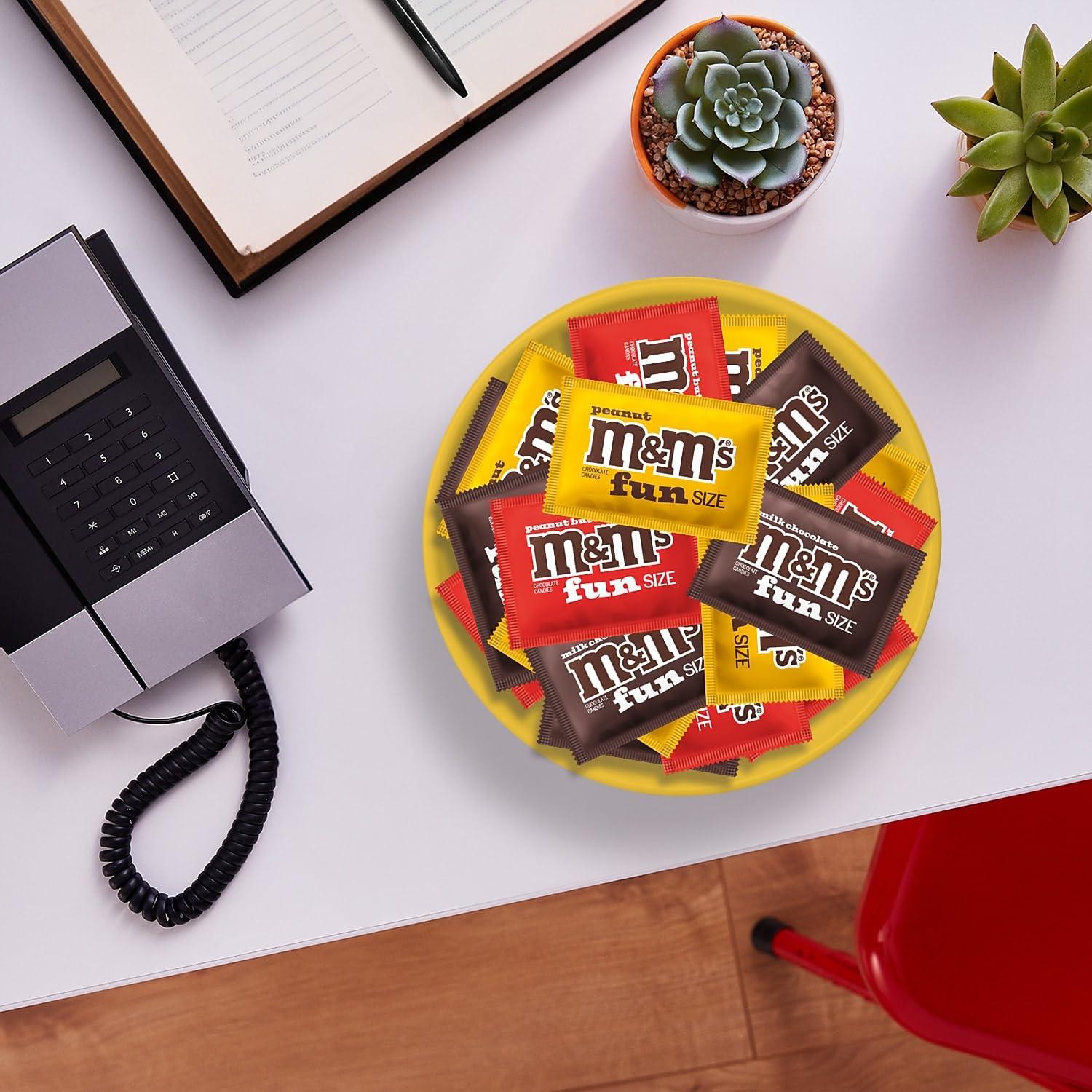 Mars M&M'S Fun-Size Milk Chocolate Candy Pack, 19.41 oz., 35 Pieces (460668)