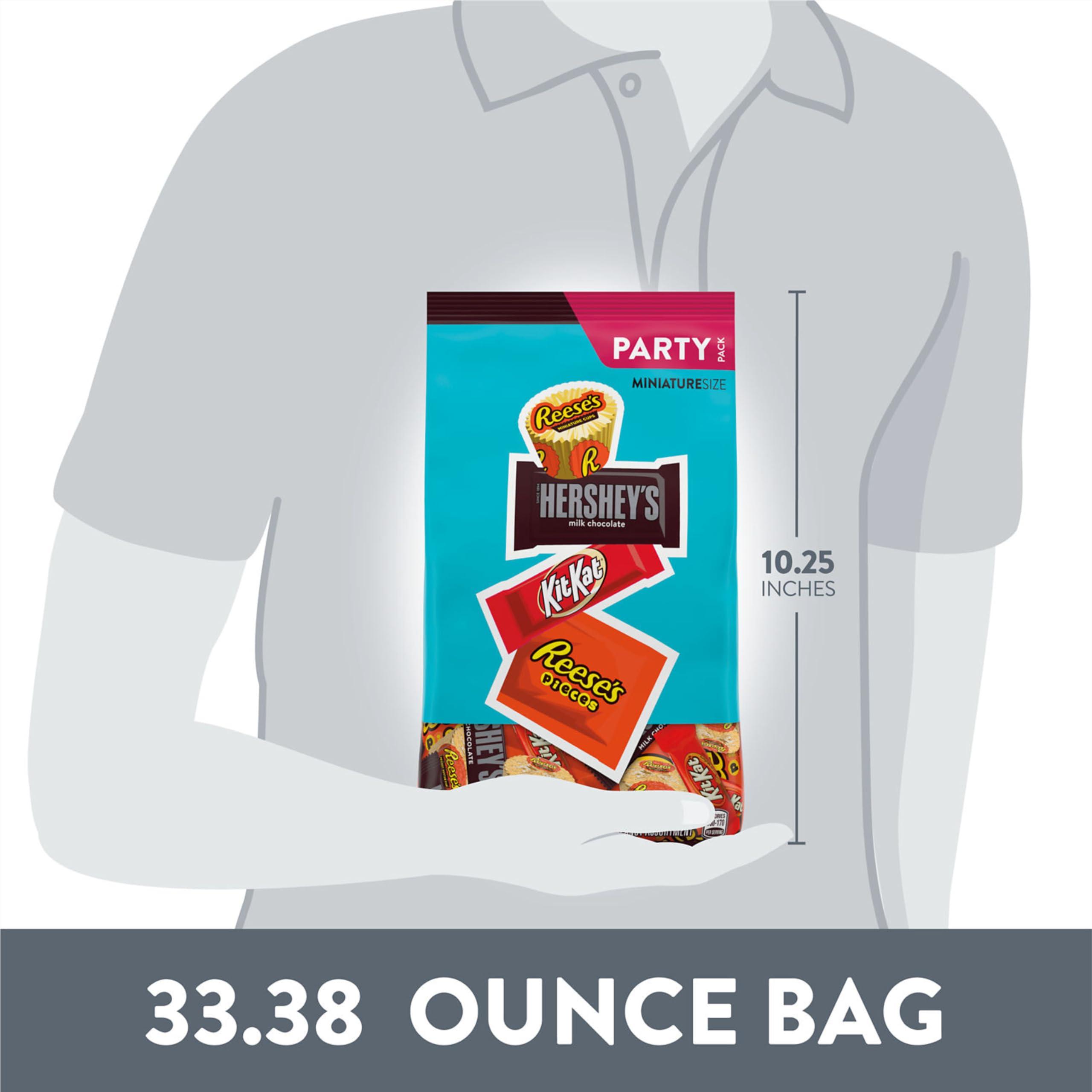 HERSHEY'S HERSHEY\'S, KIT KAT and REESE\'S Assorted Flavored Candy Party Pack, 33.38 oz