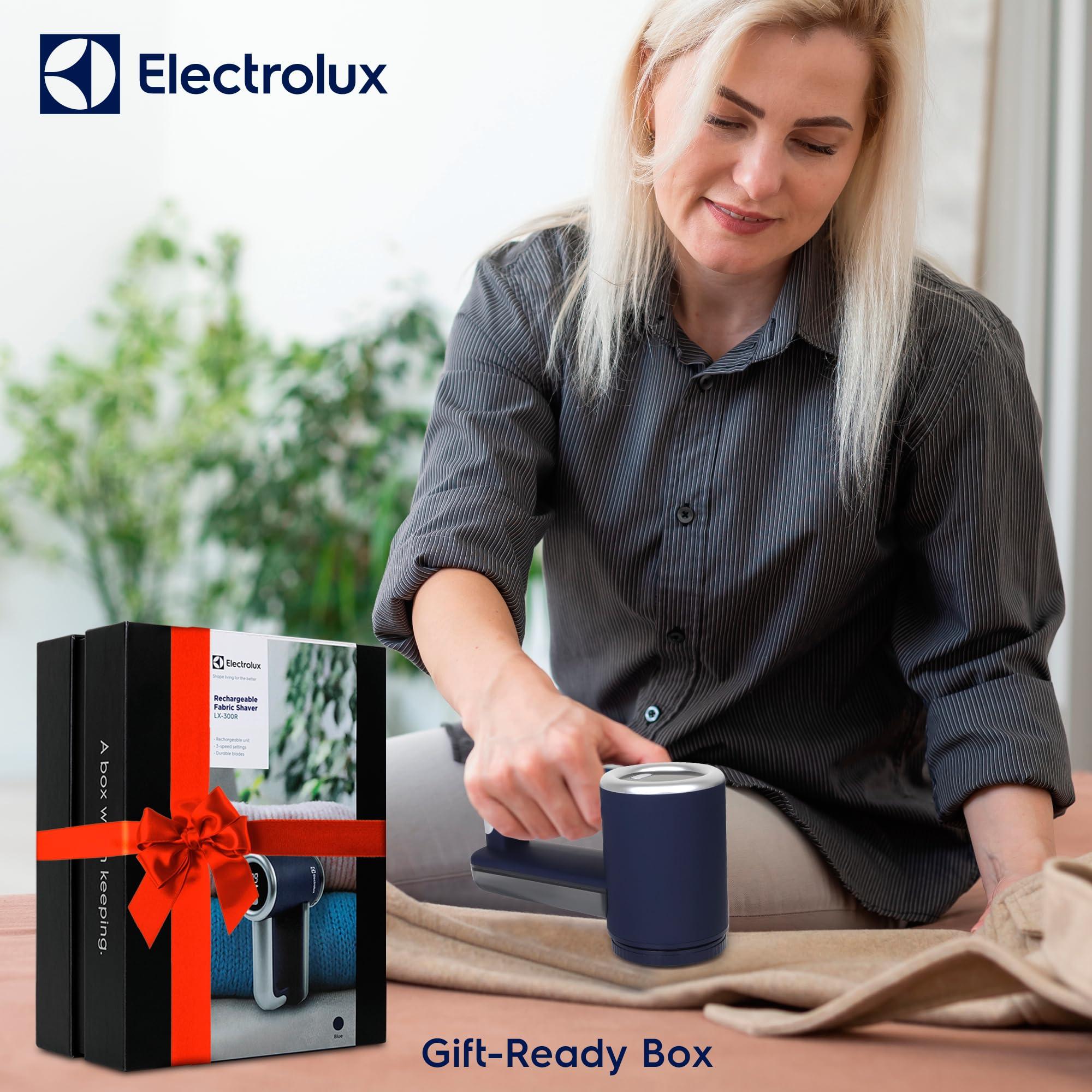 Electrolux Electrolux Rechargeable Fabric Shaver & Lint Remover for Clothes, Furniture, Sofas, Blankets with LED Display, 3-Speed Portable Electric Pill Cutter - Removes Lint, Pill, & Fuzz - Black