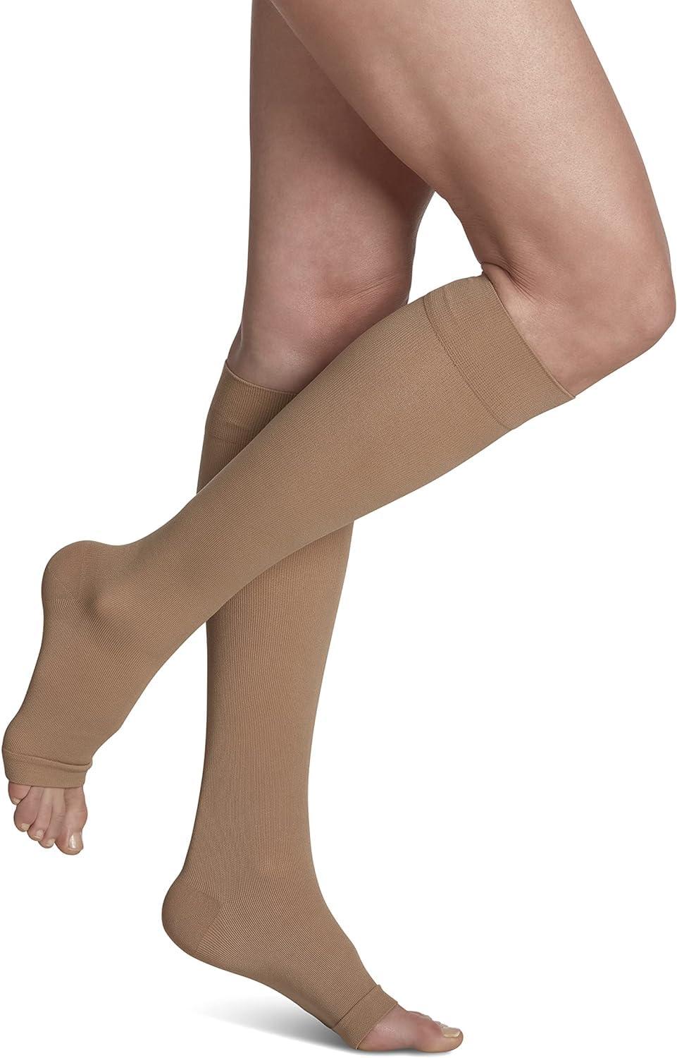 Brady Brady USA MRO300 15'' x 19'' SPC MRO Plus Gray 3-Ply Meltblown Polypropylene Dimpled Perforated Medium Weight Sorbent Pad, English, 15.34 fl. oz, Plastic, 1" x 19" x 15" (100 Per Case)