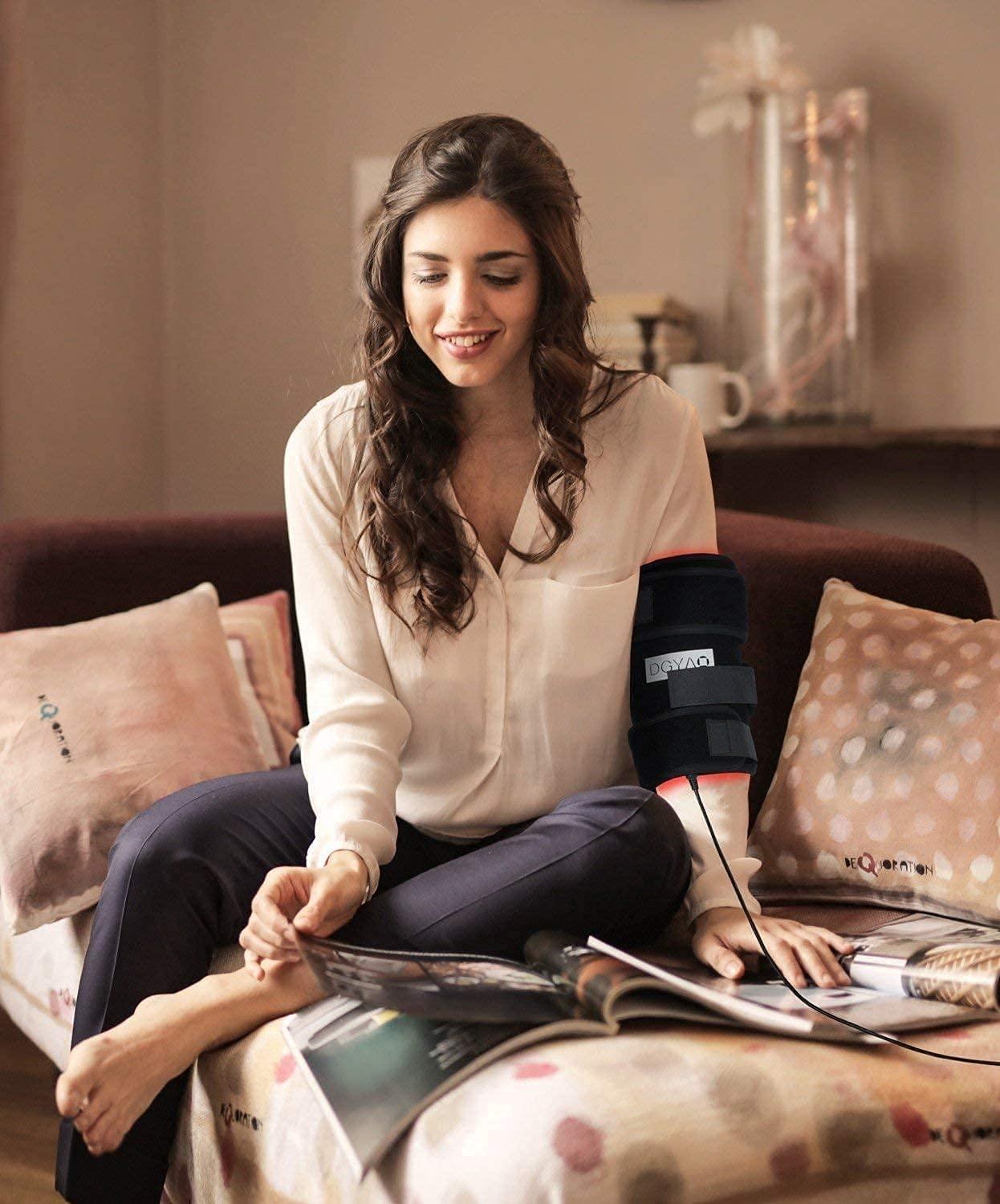 TUOB TUOB Knee Elbow Pain Therapy Device with 660nm Red Light and 880nm Near Infrared Red Light Benefits for Joint Pain Relief, Wearable Light Therapy Knee Device Relax Muscle Easily Use at Home Office