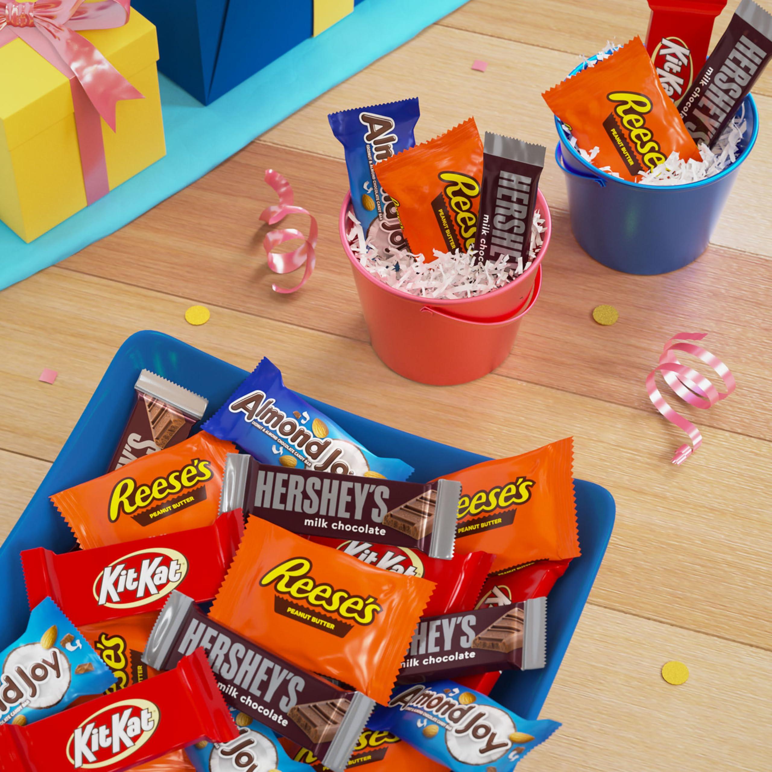 HERSHEY'S Hershey Assorted Chocolate Snack Size, Candy Bag, 15.57 oz (30 Pieces)