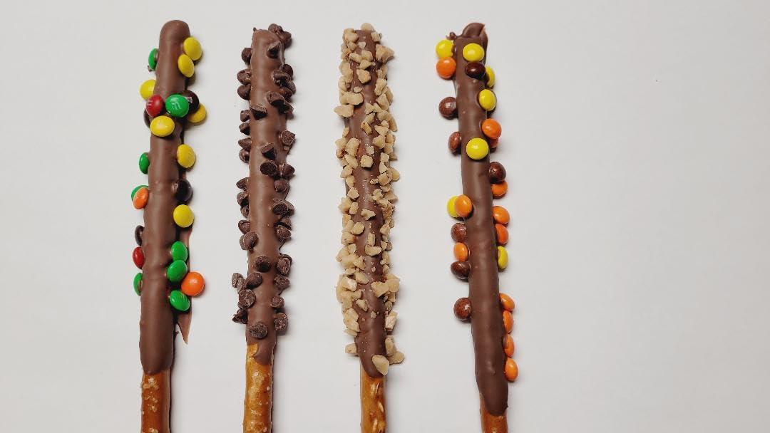 Generic Chocolate Pretzel Rods Assorted 20 Pack With Toppings