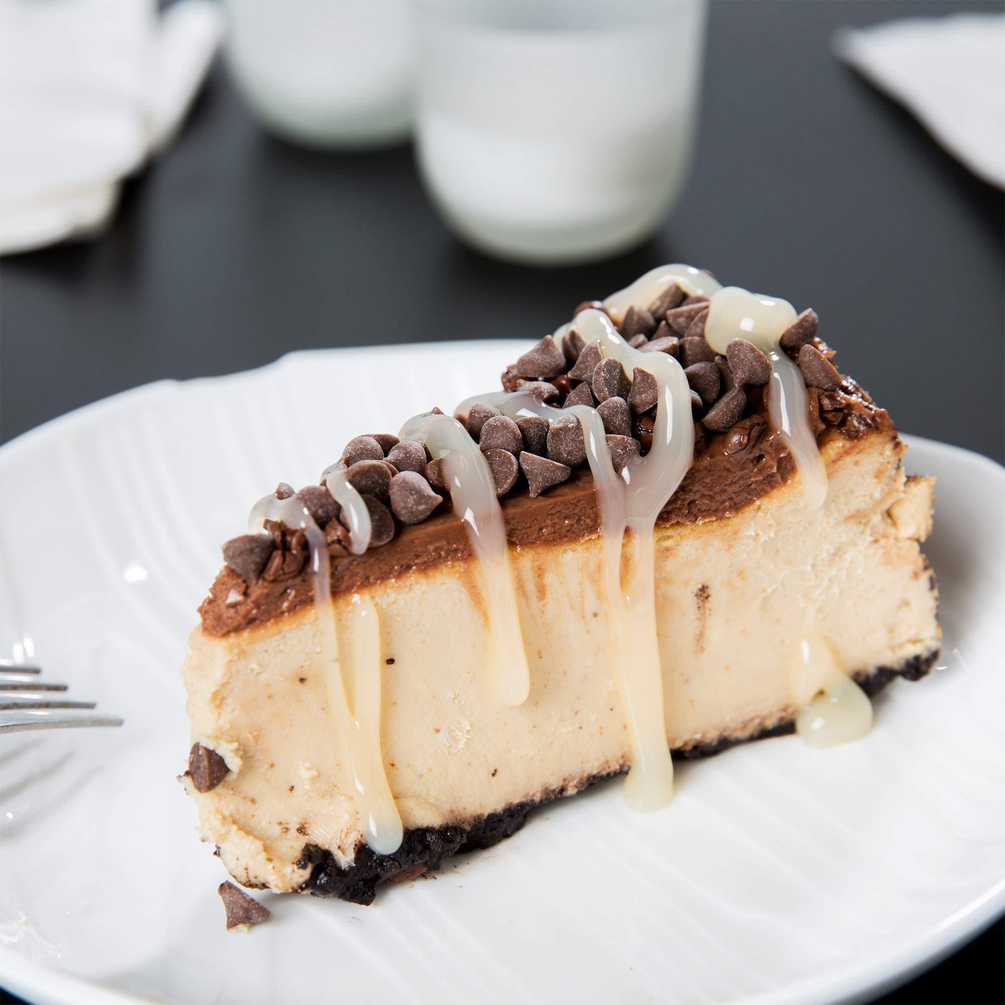 Ghirardelli Chocolate Company Ghirardelli - White Chocolate Flavored Sauce, 87.3 Ounce Bottle with Ghirardelli Stamped Barista Spoon