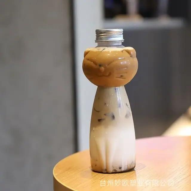 Darong Vinacafe 3 in 1 Instant Coffee Mix, 20 Sachets plus 1pc Plastic Water Bottle, Cartoon Cute Cat Design Kawaii Resuable