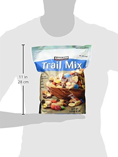 Signature Signature Trail Mix, Peanuts, M and M Candies, Raisins, Almonds and Cashews, 4 Pound (249965)