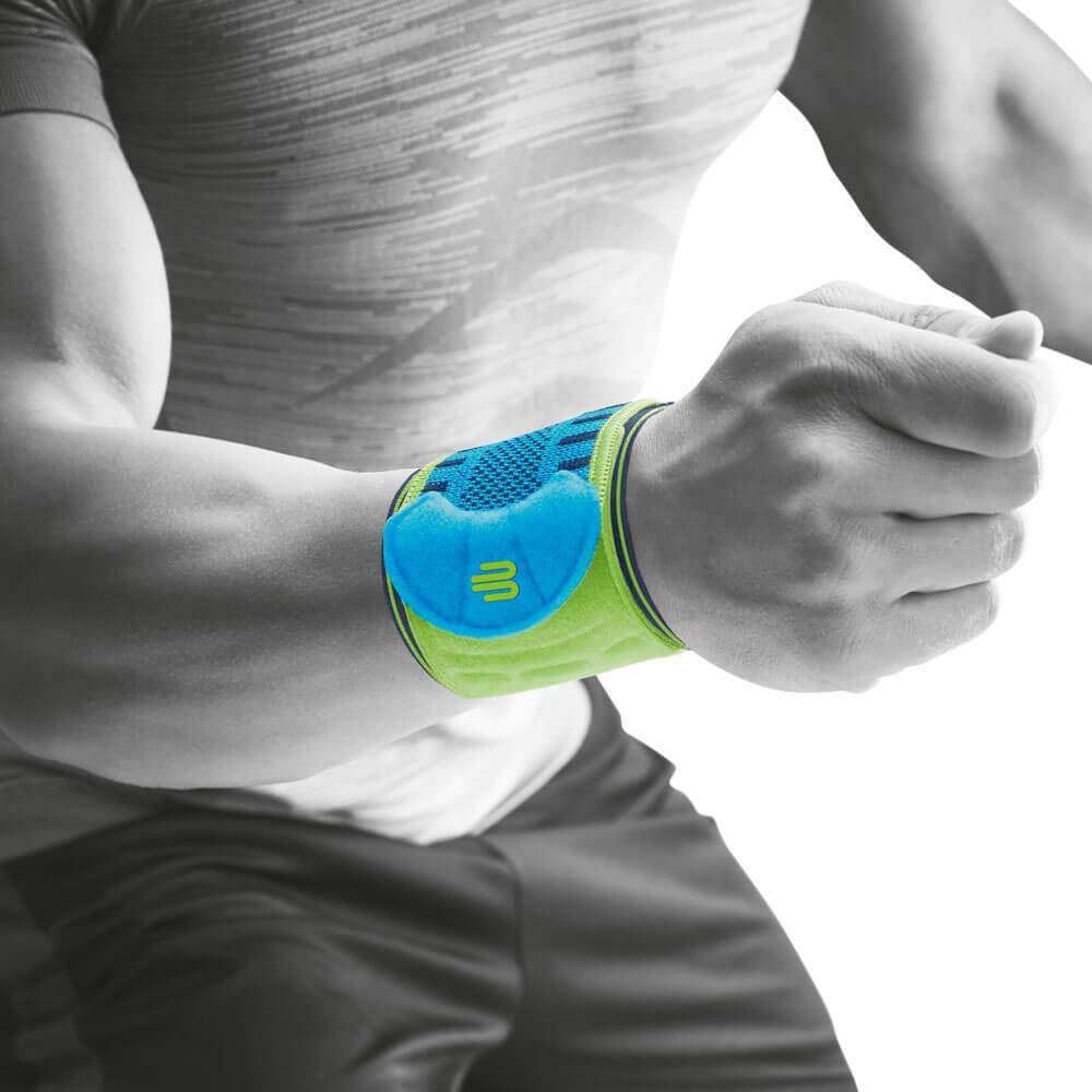 Bauerfeind Bauerfeind Sports Wrist Strap - German Engineered Wrist Compression Support for Weightlifting, Crossfit, Tennis, Lifting - Adjustable Tightness Brace with 3D Airknit Fabric - 1 Per Box (Rivera, S/M)