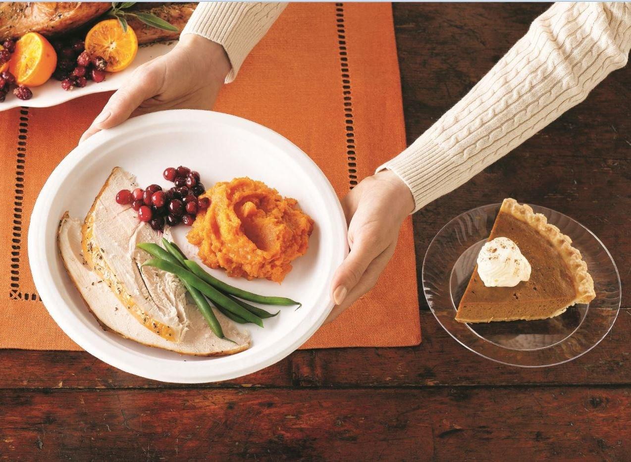 Chinet Chinet 10 3/8 Dinner Plate 100-count Box