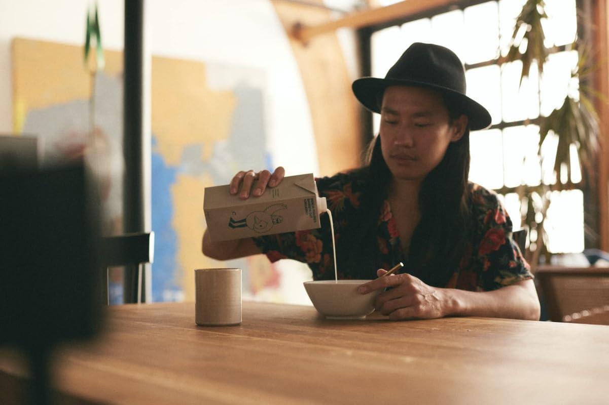 Minor Figures Minor Figures - Oat Milk - Organic - Barista Standard - 32 Oz - 6 Pack - Non Gmo - Plant Based - Vegan - Dairy Free - Shelf Stable - Unsweetened