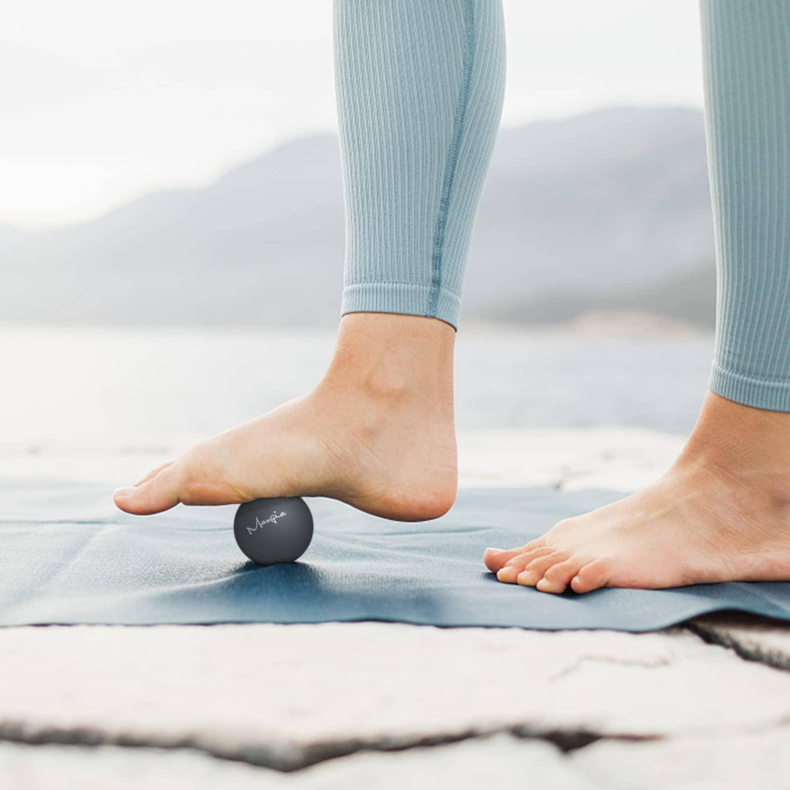 Maxgia Maxgia 2\" Mini Massage Ball, 5 Speeds Vibrating Massage Roller Ball for Palm, Hand, Foot, Leg, Neck, Back, Trigger Point Muscle Therapy Ball for Myofascial Release, Plantar Fasciitis Relief, Blue