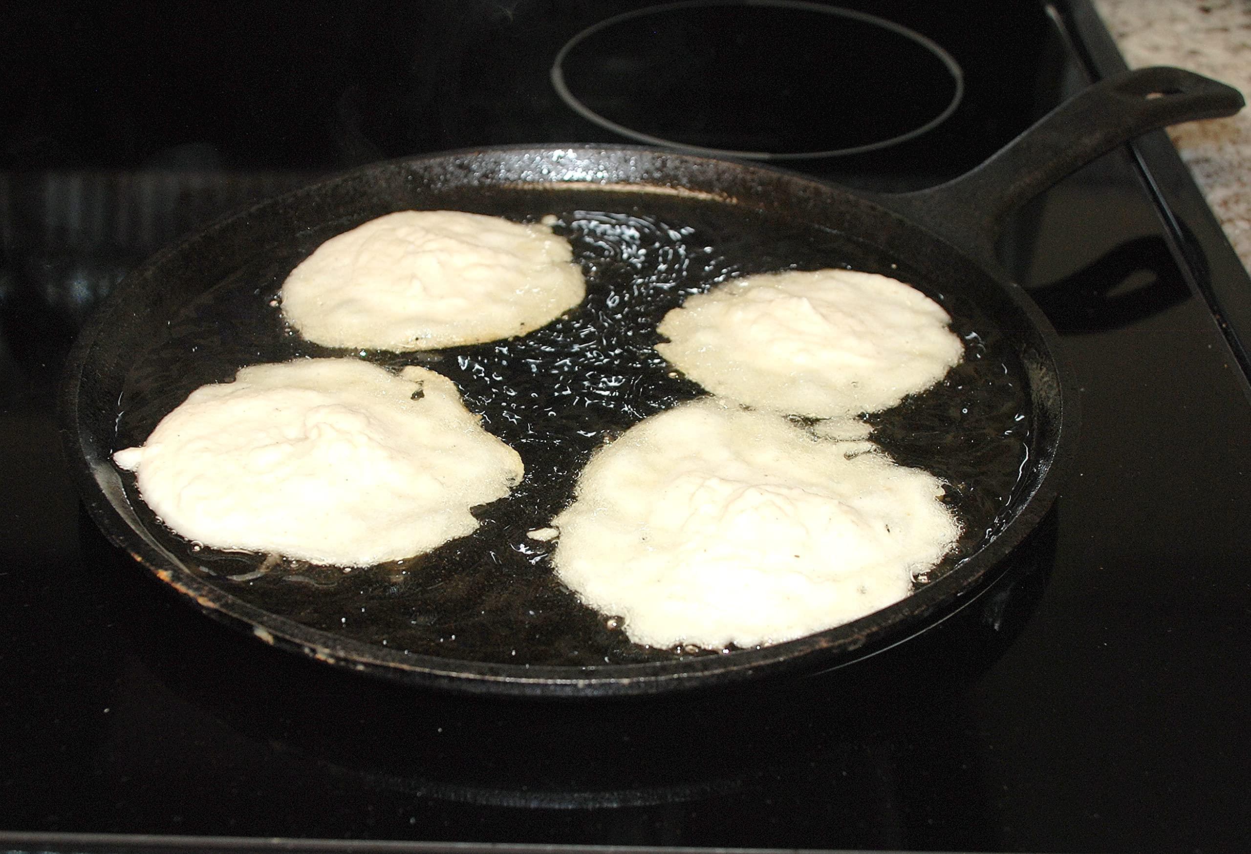 JFS Grocery Hoovers Fine-Sifted White Cornmeal 5 lb. Bag (2.27 kg)- Water Ground Corn Meal - One Bag Bundled with a JFS Recipe Card