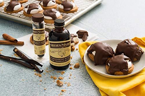 Nielsen-Massey Nielsen-Massey Madagascar Bourbon Vanilla Beans for Baking and Cooking, 2-Bean Vial with Gift Box