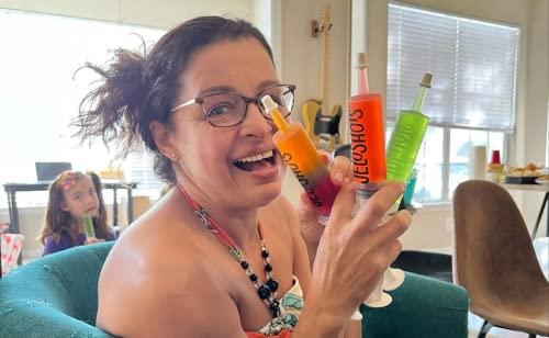 JeloShots Jello Shots Party Kit - American Flag Party Pack - Makes Over 50 (Large) 2oz Jello Shots - Includes Recipes eBook, Jello Shot Syringes, Mini Cups with Lids, Candy Belts, Knox & Dessert Gelatin