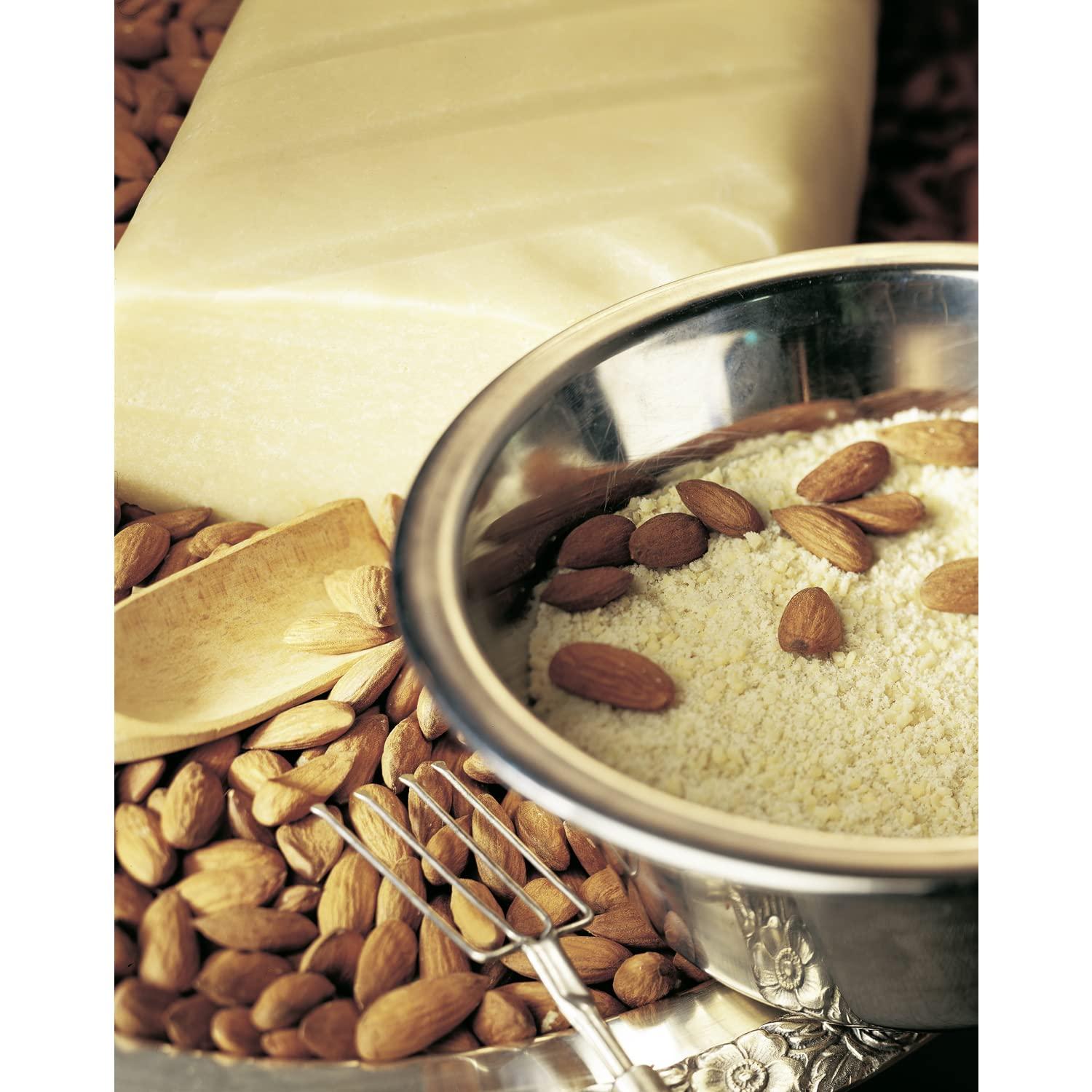 Reber REBER Constance Kugel with White Chocolate with Hazelnut Praline and Marizpan Filling with Raspberry, 6pc Portrait Box