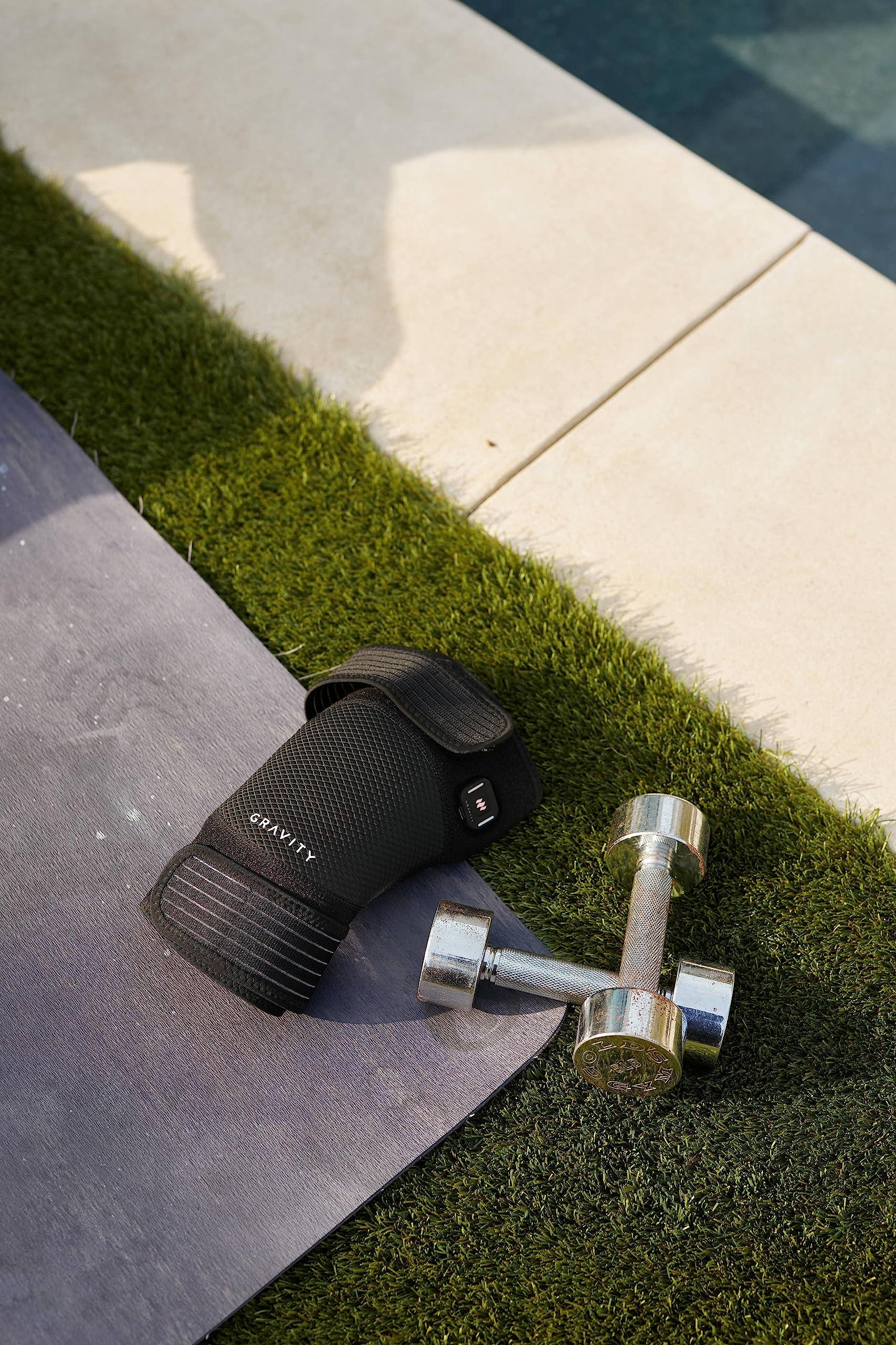 Gravity Gravity Heated Knee Brace for Women & Men (Black) - Portable Targeted Heat Therapy Knee Wrap Supports Relief for Pain & Discomfort - Knee Strap with Adjustable Compression & Multiple Heat Settings