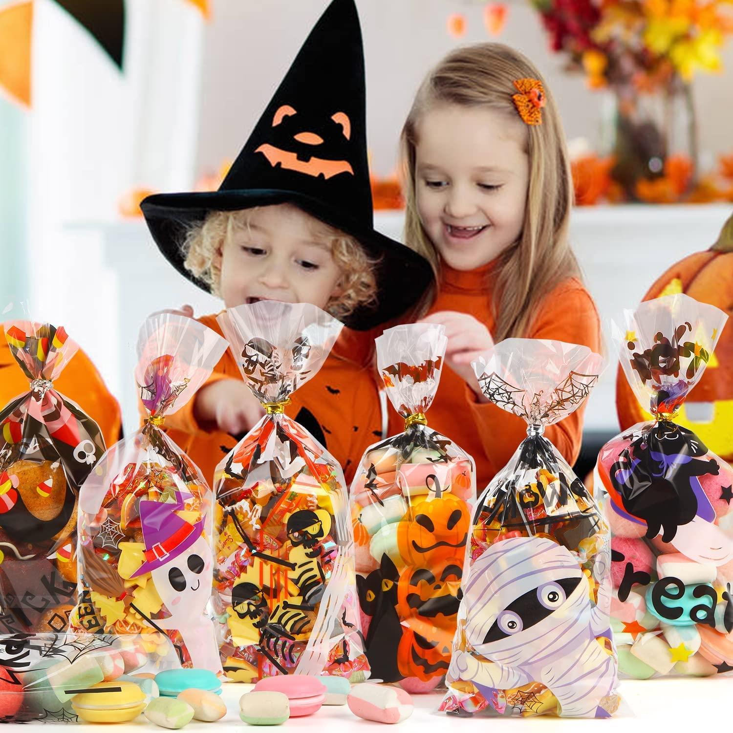 SULOLI SULOLI Halloween Cellophane Treat Bags, 120pcs Plastic Clear Candy Bags Pumpkin Ghost and Halloween Goody Bags with 150 Twist Ties for Kids Halloween Trick or Treat Party Favors