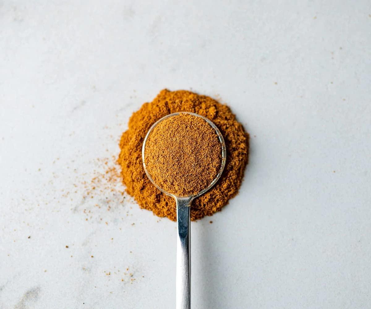 Savory Spice Shop Savory Spice Ground Ceylon True Cinnamon - Ceylon Cinnamon Powder | Real Cinnamon Seasoning for Desserts, Baked Goods, Cakes, Muffins, Pies, Pastries (Medium Jar - Net: 1.55 oz)