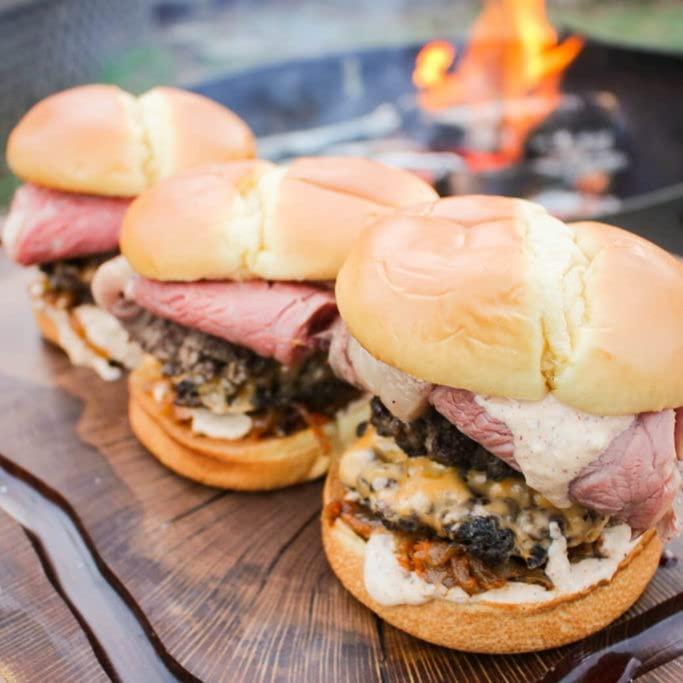 Spiceology Spiceology & Derek Wolf - Maple Bourbon Seasoning - Sweet & Smoky Barbeque Rubs, Seasonings and Spice Blends - Use On: Ribs, Pork Shoulder, Beef, Bacon, Chicken Wings, Popcorn, Scallops or Duck Breast - 4.2 oz