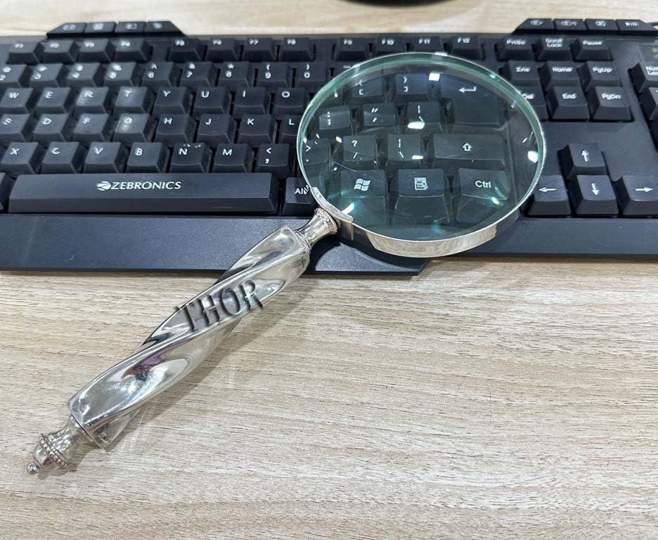 THOR INSTRUMENTS Vintage Inspired Brass Handheld Magnifying Glass/Magnifier with Elegant Wooden Handle for Precise Reading and Inspection 10X Coin & Stamp, Astrologer, Science, Low