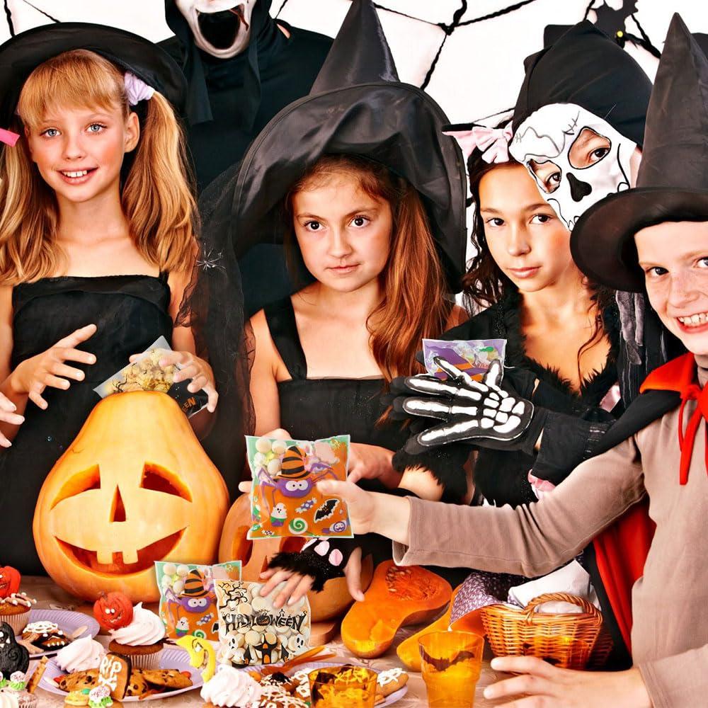 OZOSHINE Halloween Treat Bags, 100PCS Self-sealing Halloween Candy Bags, Halloween Trick or Treat Bags Halloween Cellophane Treat Bags Bulk Halloween Decorations Gift Bags Halloween Goodie Snack Bags for Candy