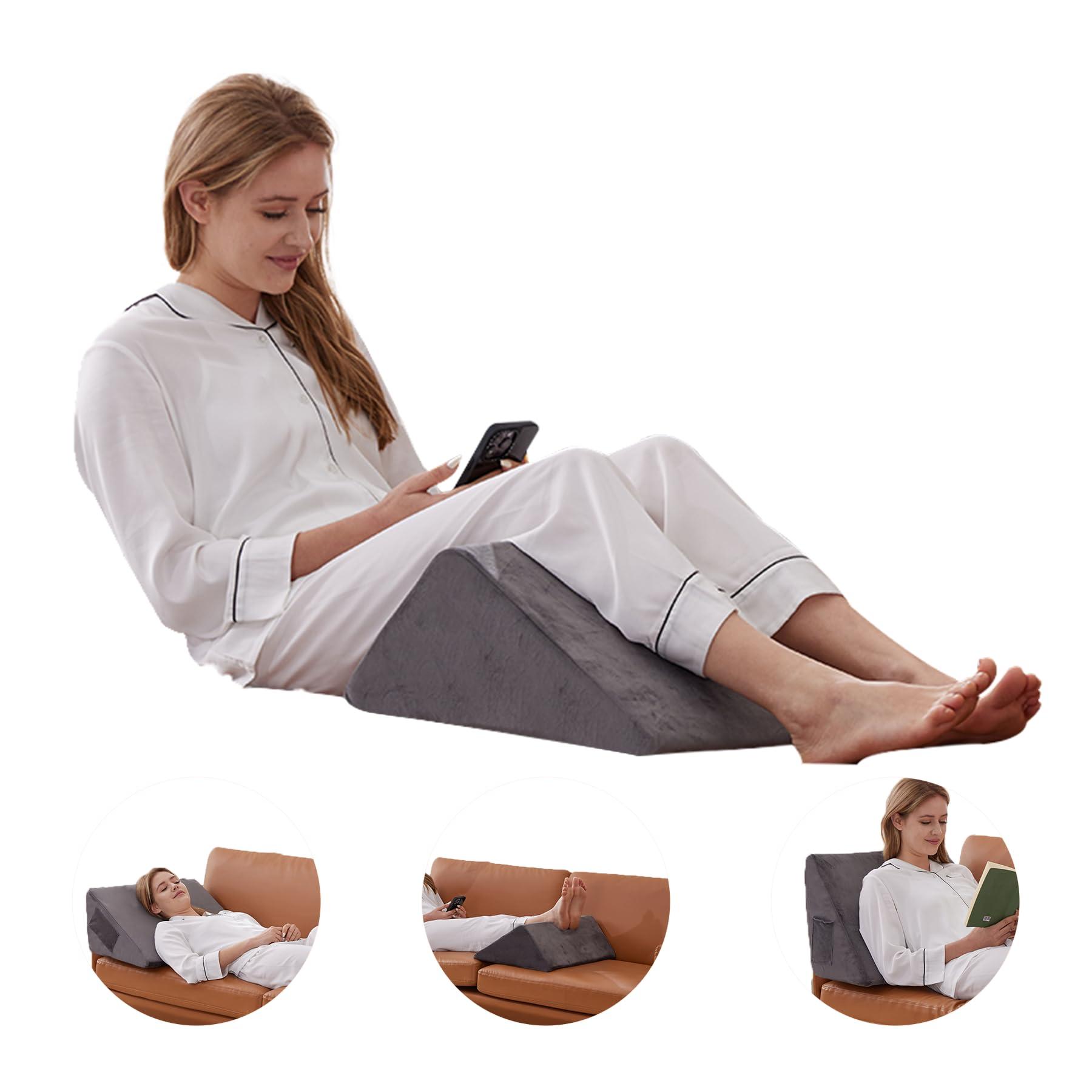 Bedluxe Knee Wedge Pillow, Memory Foam Leg Pillow Bed Wedge for Sleeping, Wedge Pillow for Legs Post Surgery, Triangle Pillow Wedge for Knee Support, Leg Elevation, Knee Hip Back Pain Relief, Short Plush